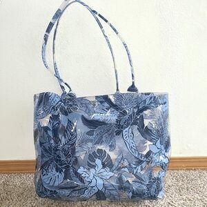 PINK Victoria's Secret Blue Leaf Print Tote With Accesory Pouch